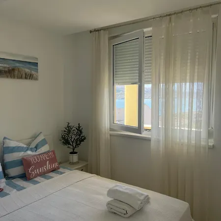 Pag Luxury 4u Διαμέρισμα *